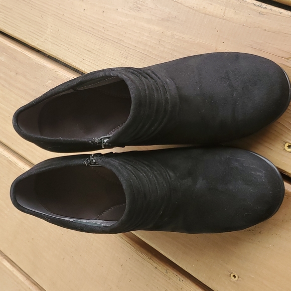 Aerosole Black Booties - Picture 2 of 6